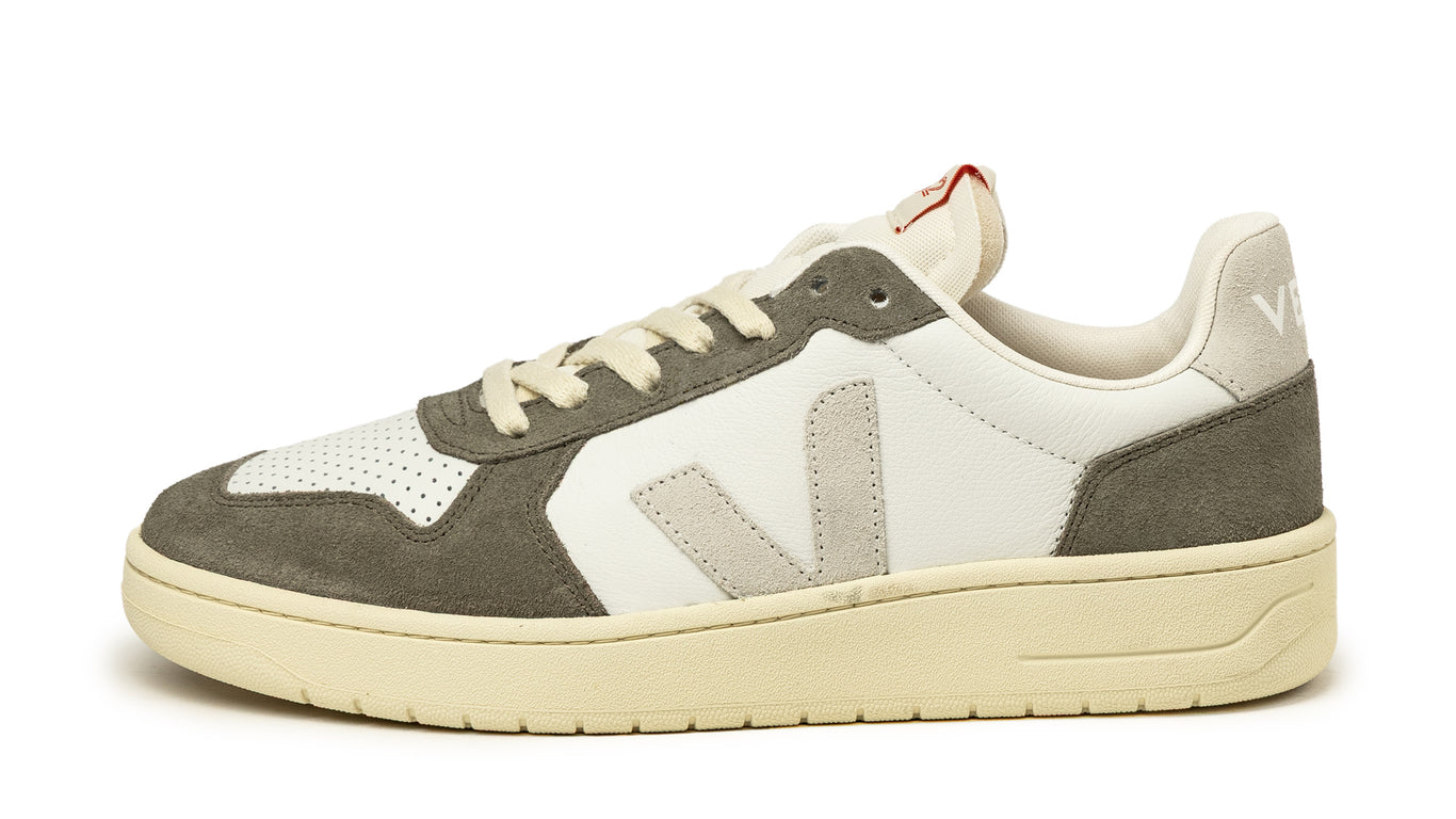 VEJA V-82 Leather Sneaker » Buy online now!