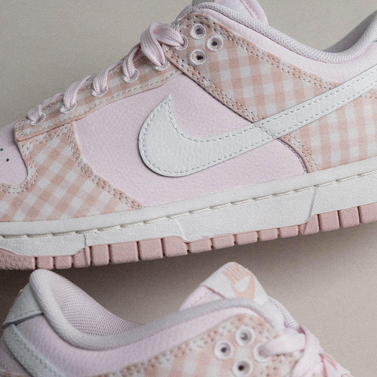 Nike Wmns Dunk Low onfeet