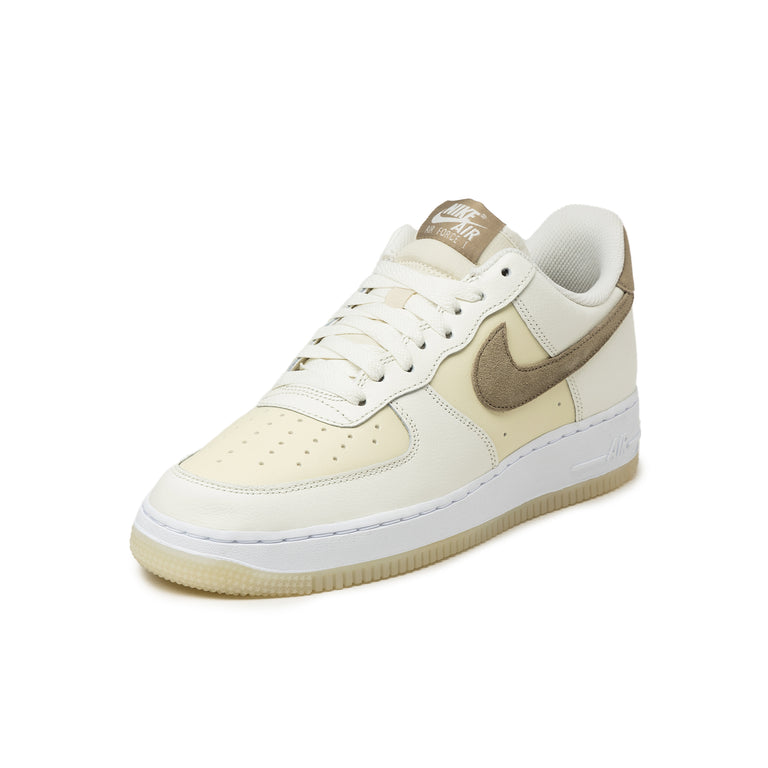 Nike Air Force 1 '07 LV8