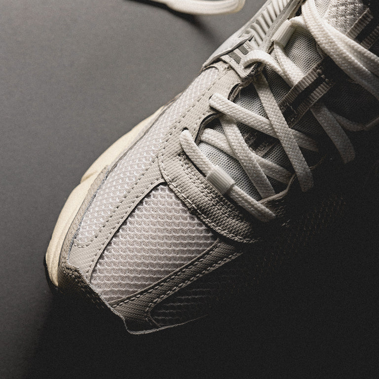Nike Zoom Vomero 5 onfeet