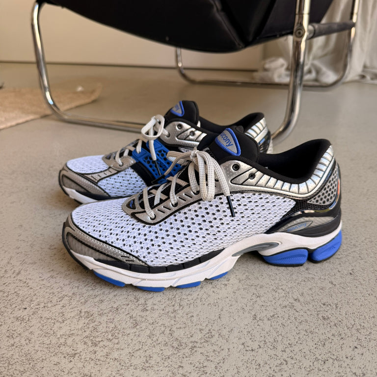 Saucony Pro Grid Paramount onfeet