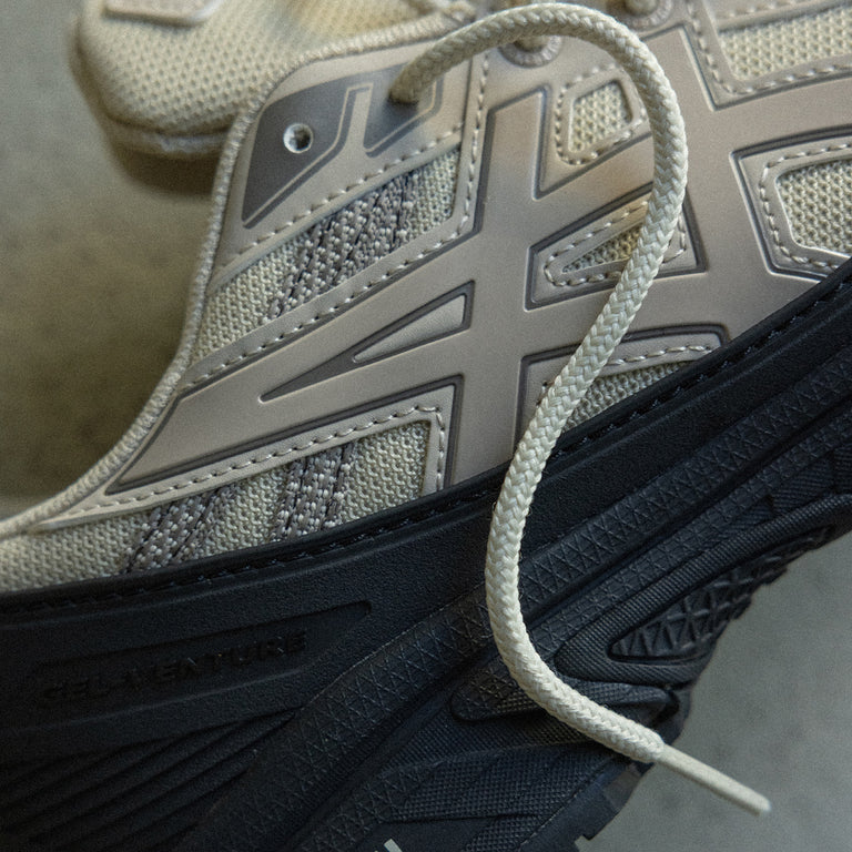 Asics GEL-Venture 6 *Shield* onfeet