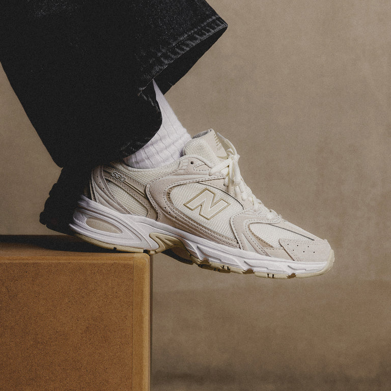 New Balance MR530OW onfeet