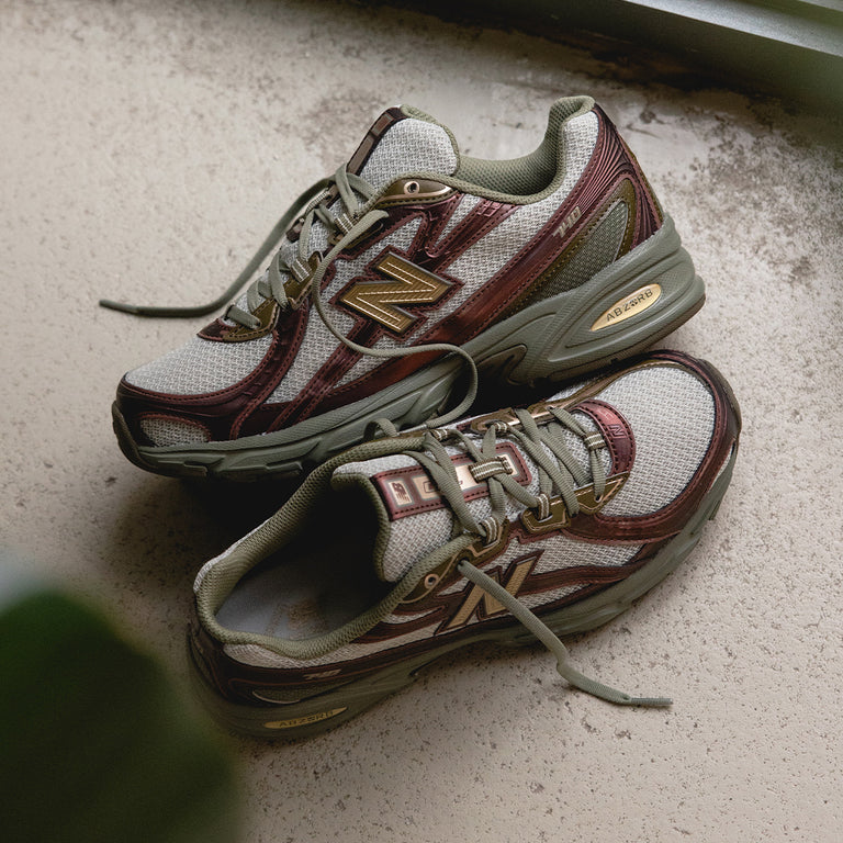 New Balance U740AB2 onfeet