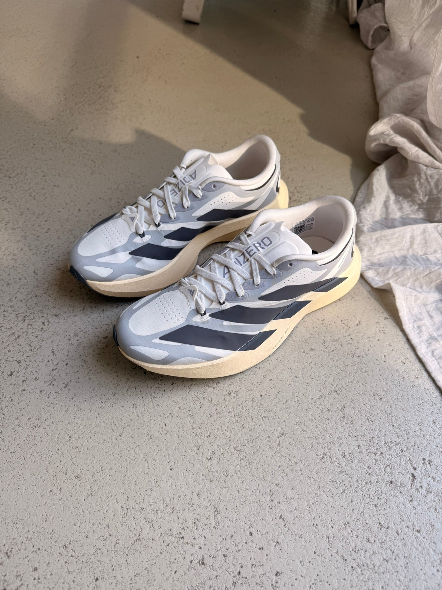アディダス　アディゼロ　EVO　SL　② Adidas Adizero Evo SL EXO Sneaker » Buy online now!