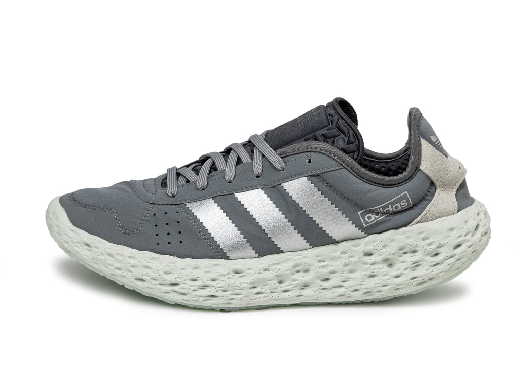 ヒョンジェ Adidas Ozweego Zip Chinese New Year Q47187 NEW Mens Size 4