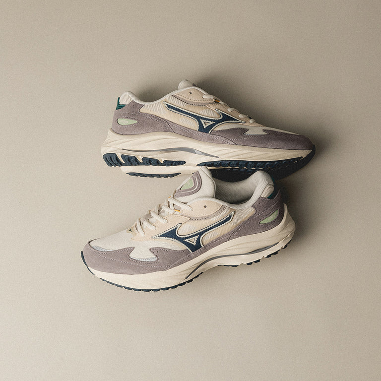 mizuno wave rider 18 42.5