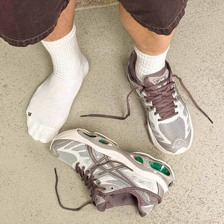 Asics GEL-Kinetic 2.0 onfeet