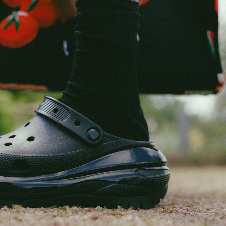 Crocs Mega Crush Clog onfeet
