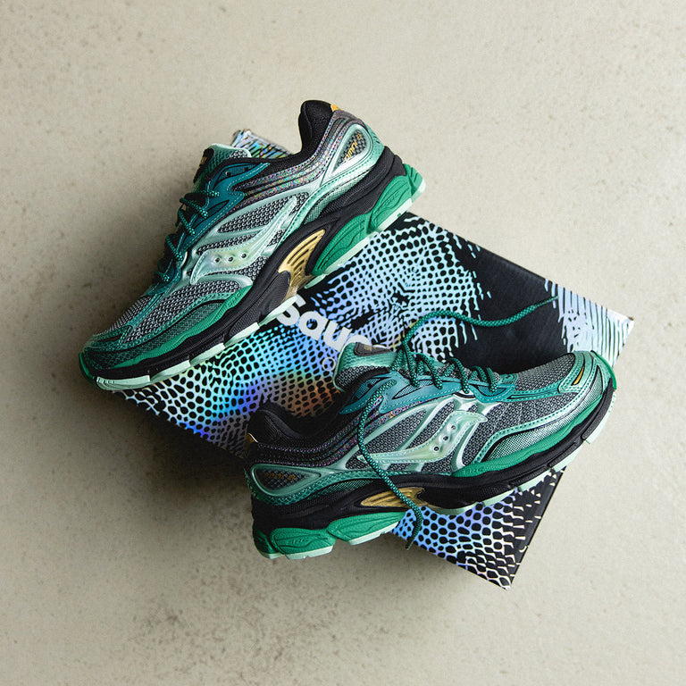 Saucony Pro Grid Omni 9 onfeet