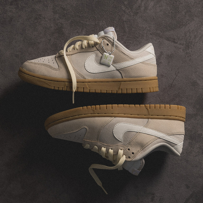 Nike Wmns Dunk Low SE *Hangul Day* onfeet