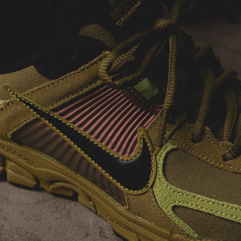 Nike Zoom Vomero 5 onfeet