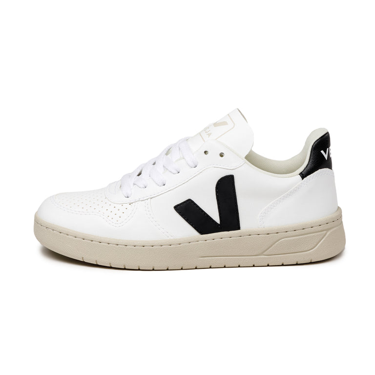 Veja V-10 CWL onfeet