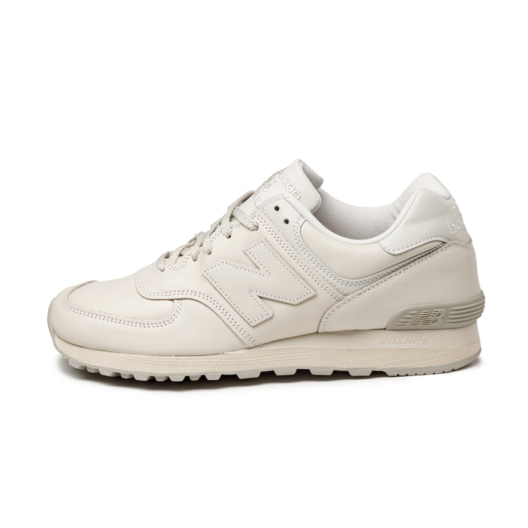 Sneaker store england deals