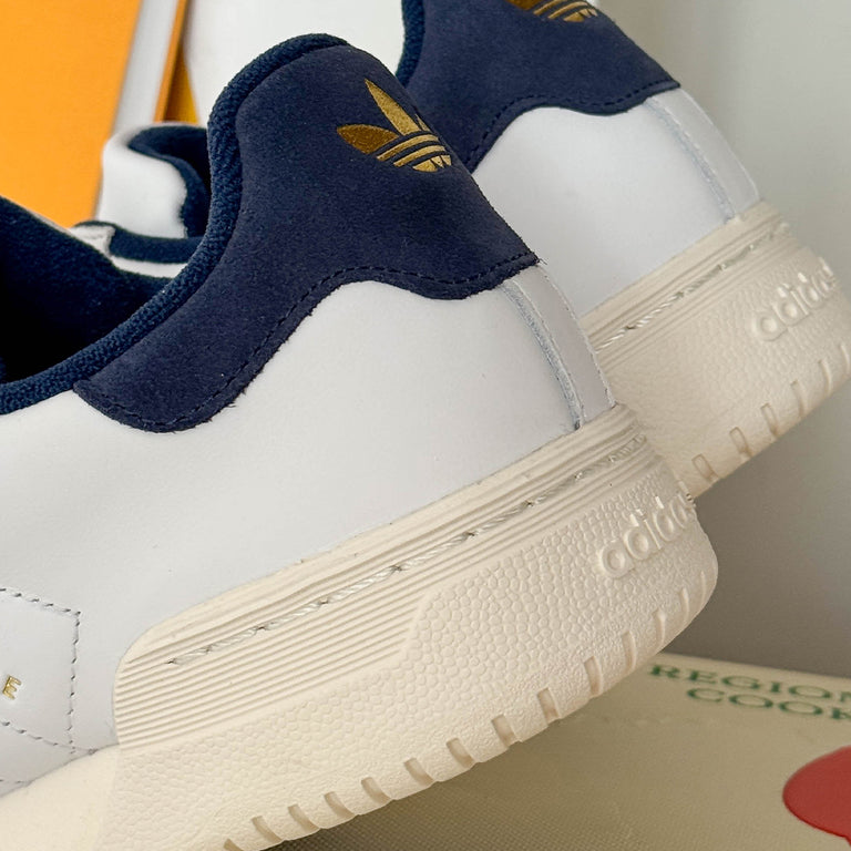 Adidas Powerphase onfeet