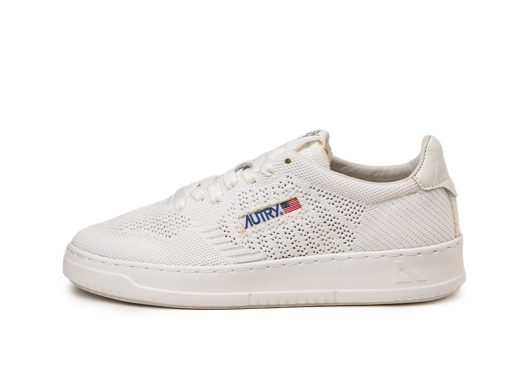 スニーカー AUTRY SNEAKERS WHITE/GREY Autry Medalist Low Sneaker White/Grey at CareOfCarl.com