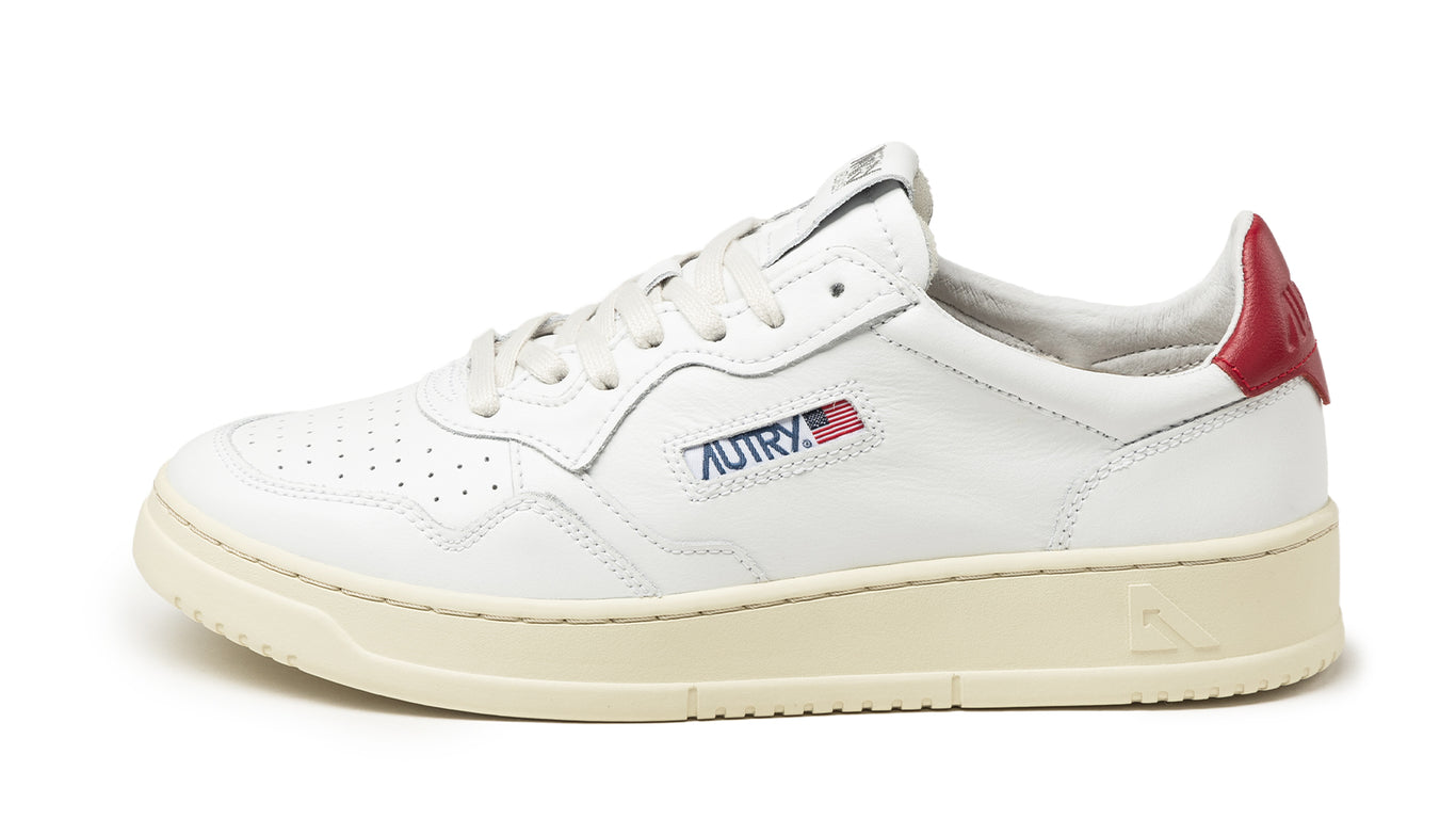 ※関税送料込み※autry AULMLS28 Autry Medalist Low Sneakers In White And Blue Leather And