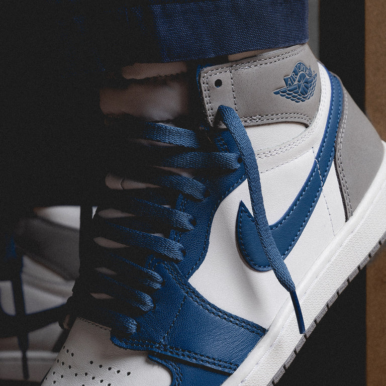 Jordan retro 1 white deals