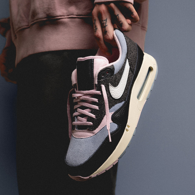 Nike air max 1 black pink hot sale