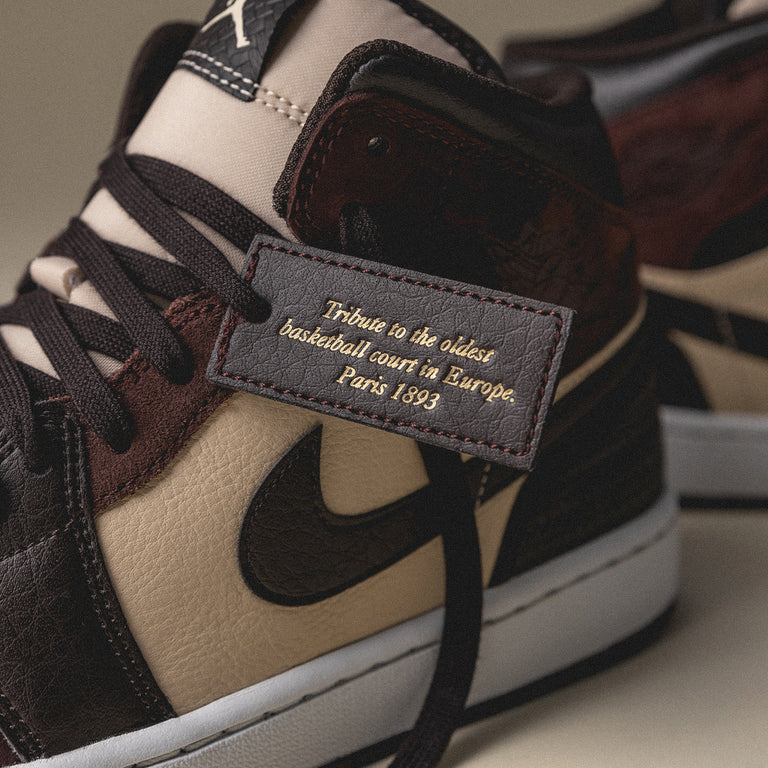 Nike Air Jordan 1 Mid SE onfeet