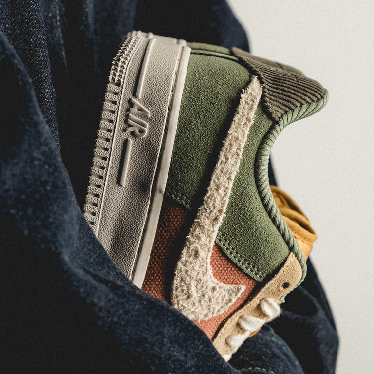 Nike Wmns Air Force 1 '07 LX onfeet