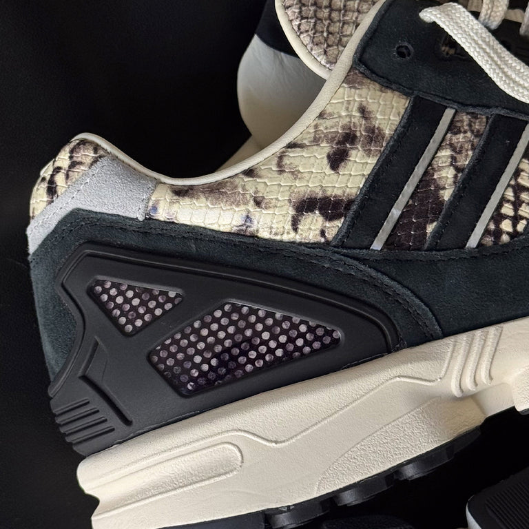 Adidas ZX 8000 *Snake*  onfeet