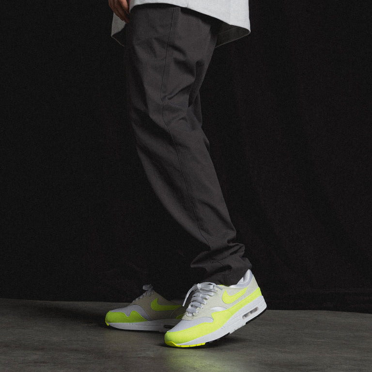 Nike air max 1 black volt sales