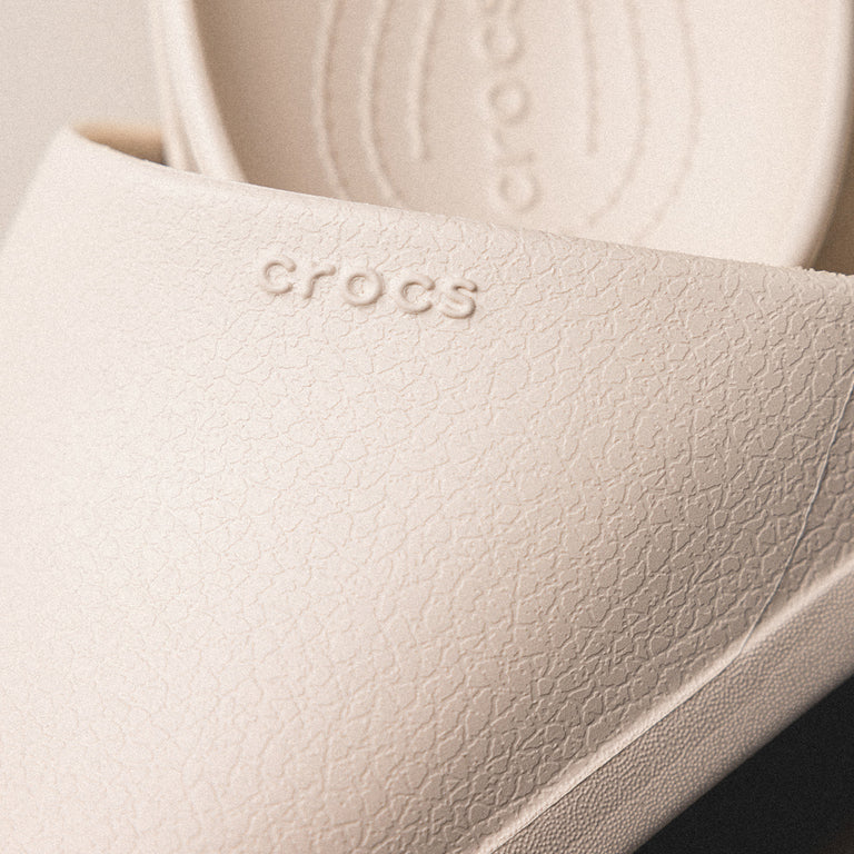 Crocs Dylan Clog onfeet