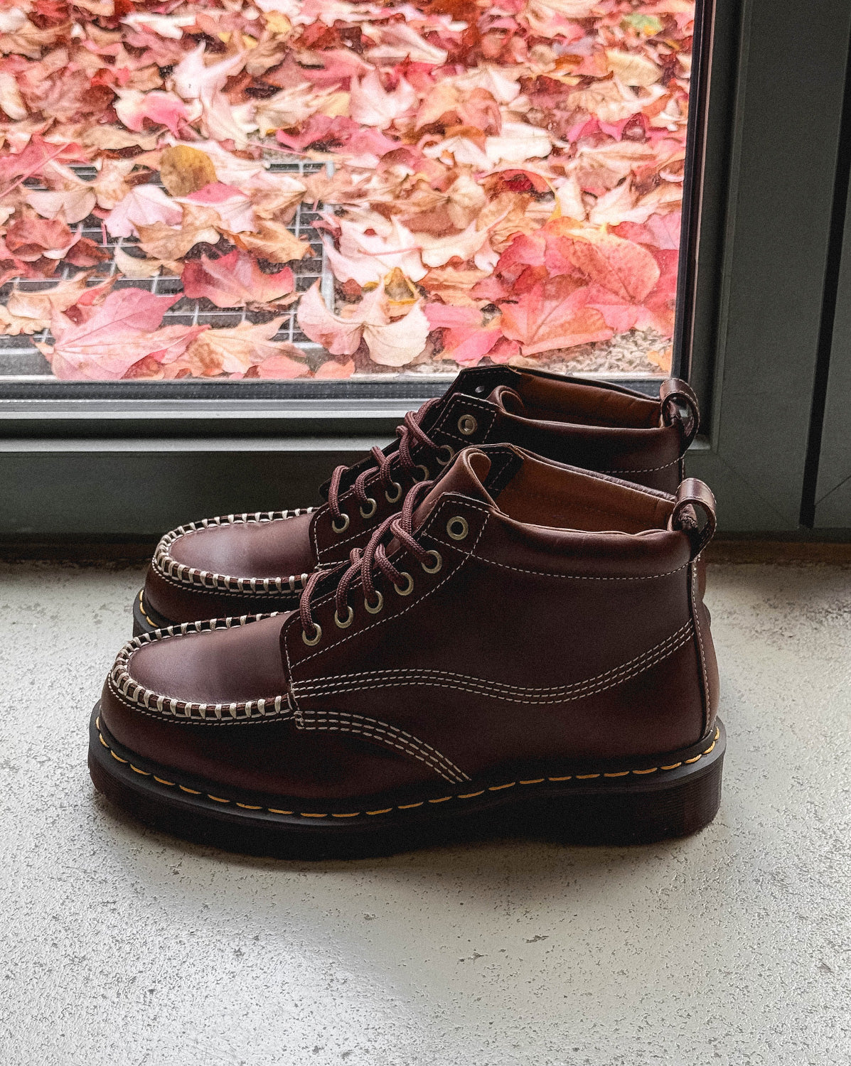 Dr. Martens Lowell Chukka Sneaker » Buy online now!