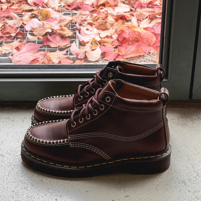 Dr. Martens Lowell Chukka onfeet