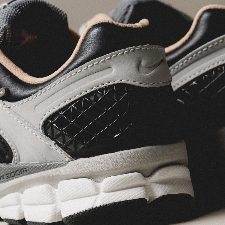 Nike Zoom Vomero 5 onfeet