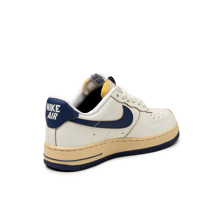 Nike Wmns Air Force 1 '07