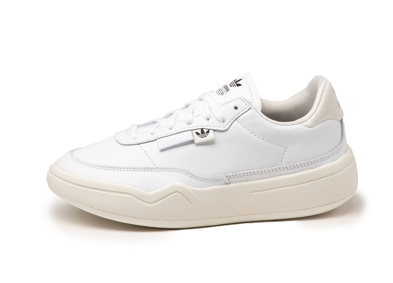 Lacoste vs adidas shop sneakers
