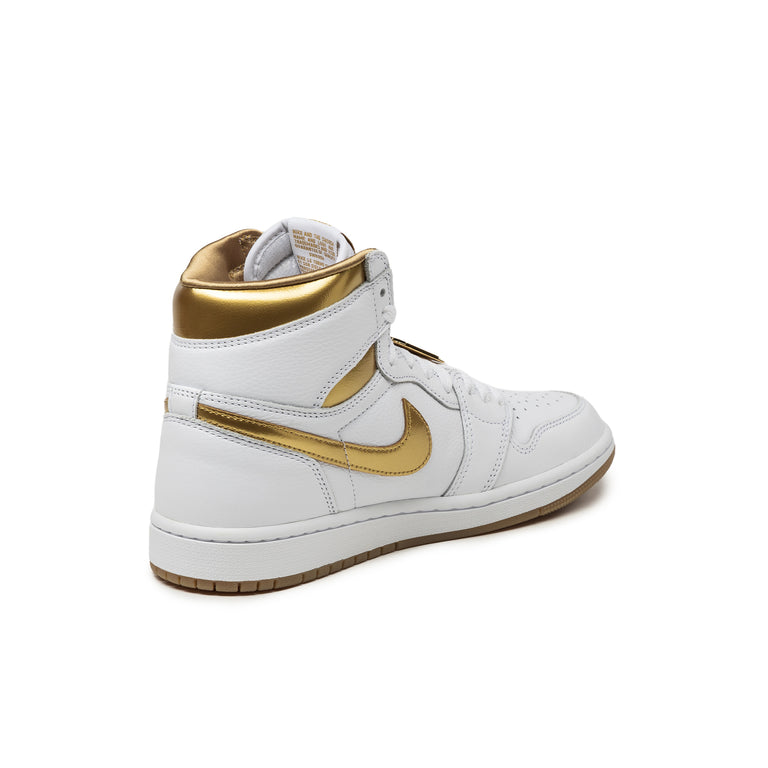 Nike Wmns Air Jordan 1 Retro High OG *White and Gold* onfeet