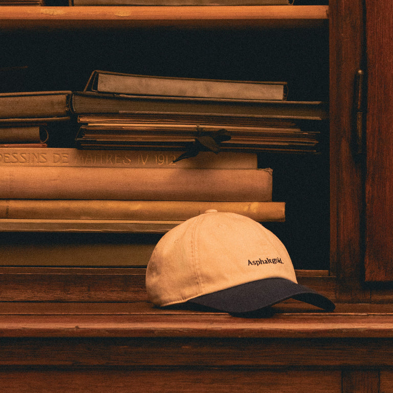 Asphaltgold *Never Enough.* Cap onfeet