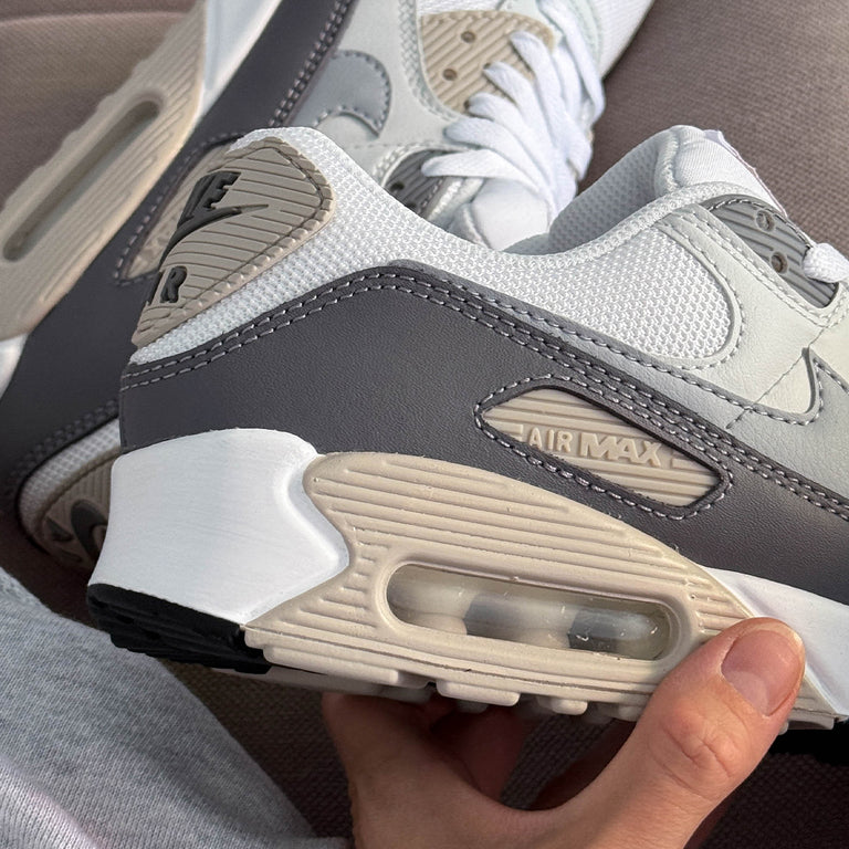Nike Wmns Air Max 90 onfeet