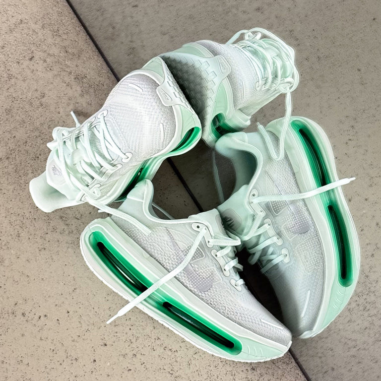Nike Wmns Vomero Premium onfeet
