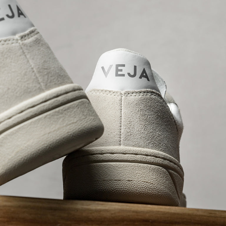 Veja V-10 B-Mesh W onfeet