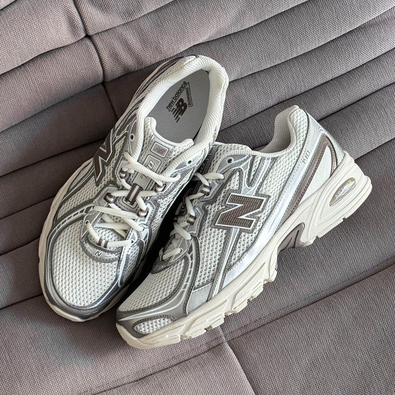 New Balance 740 onfeet