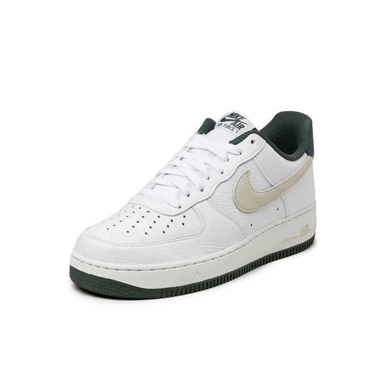 Nike Air Force 1 '07 LV8