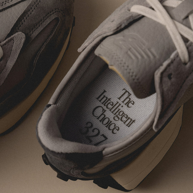 New Balance U327WGC *Grey Days* onfeet