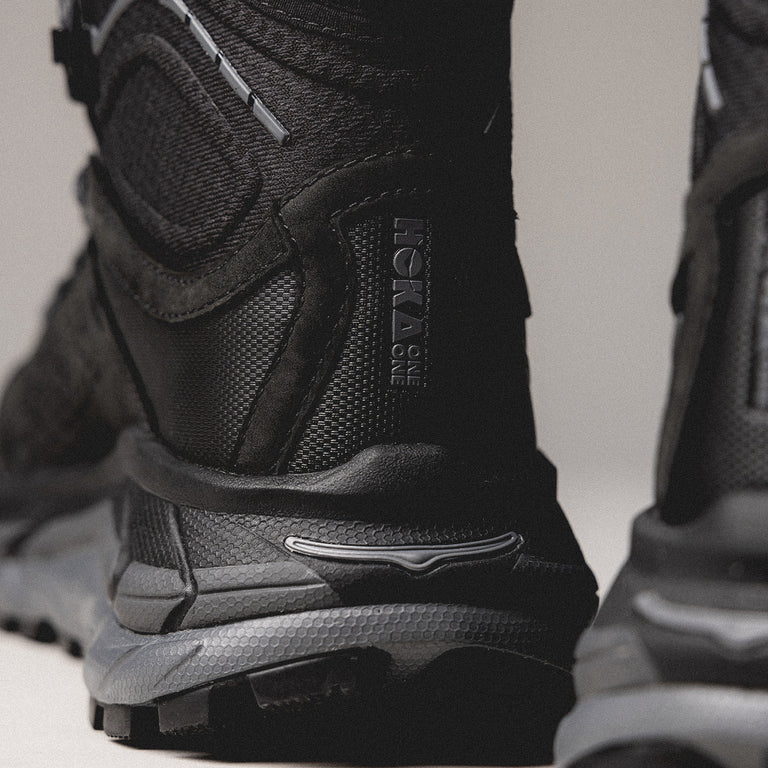 Hoka One One Tor Ultra Hi *GORE Tex* onfeet