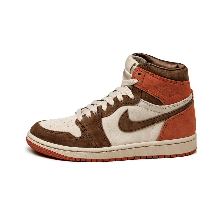 f76f6cdc71b7ae93f53295843284156b3c7ee822 FQ2941 200 Nike Wmns Air Jordan 1 Retro High SP Dusted Clay Cacao Wow Cacao Wow Sanddrift os 1 768x768