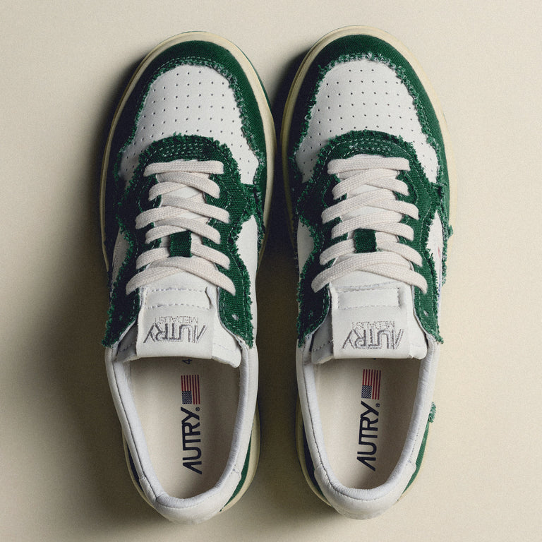 Autry Medalist *Goat / Canvas* onfeet