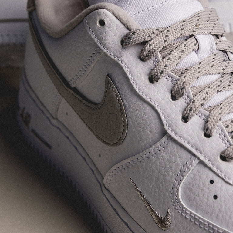 Nike Air Force 1 '07 onfeet