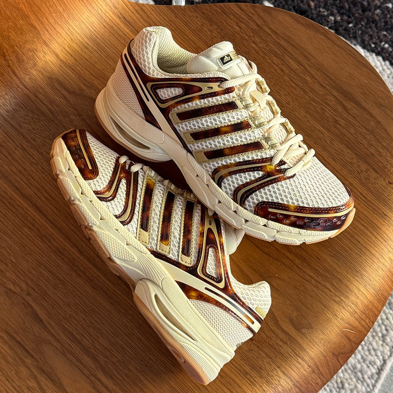 Adidas Adistar Control 5 W onfeet