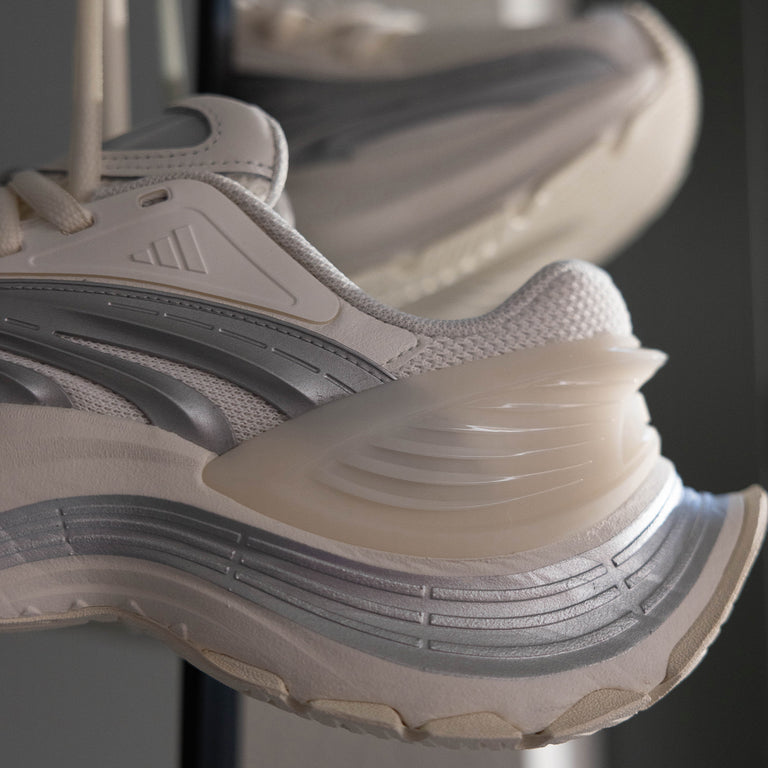 Adidas XLG Metawave onfeet