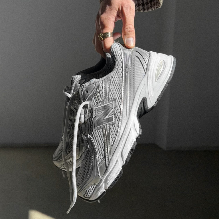 New Balance U740SG2 onfeet