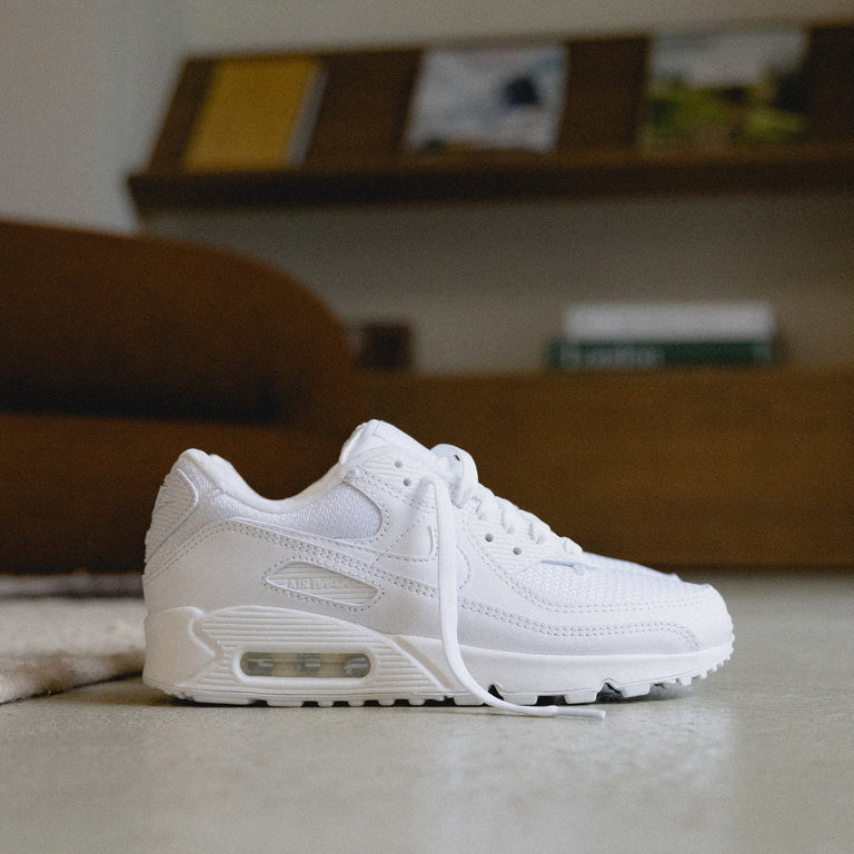 Nike Wmns Air Max 90 PRM onfeet