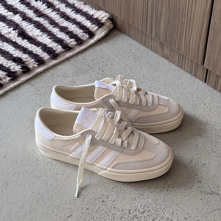 Adidas Samba ST onfeet